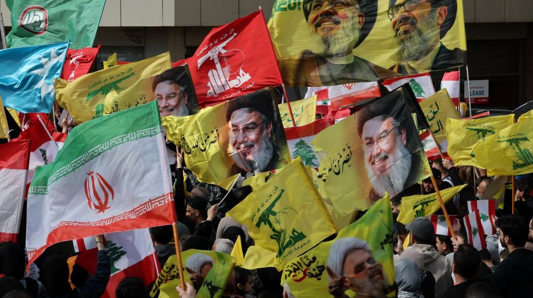 Οπαδοί της Χεζμπολάχ σε διαδήλωση στη Βηρυτό