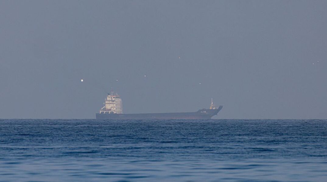 Πλοίο στα Στενά του Ορμούζ