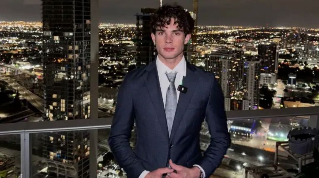 O influencer του looksmaxxing Clavicular νοσηλεύτηκε μετά από ύποπτη υπερβολική δόση σε livestream