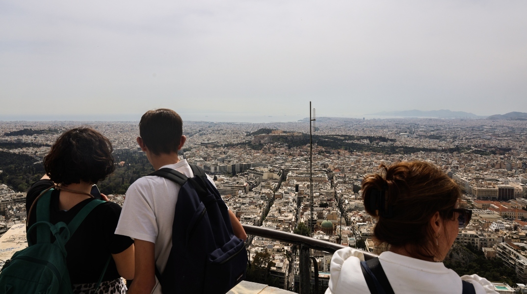 Καιρός αύριο: Αφρικανική σκόνη και βροχές στα ανατολικά και νότια της χώρας