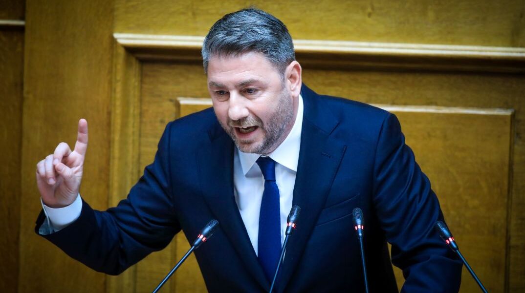 O Νίκος Ανδρουλάκης στο βήμα της Βουλής