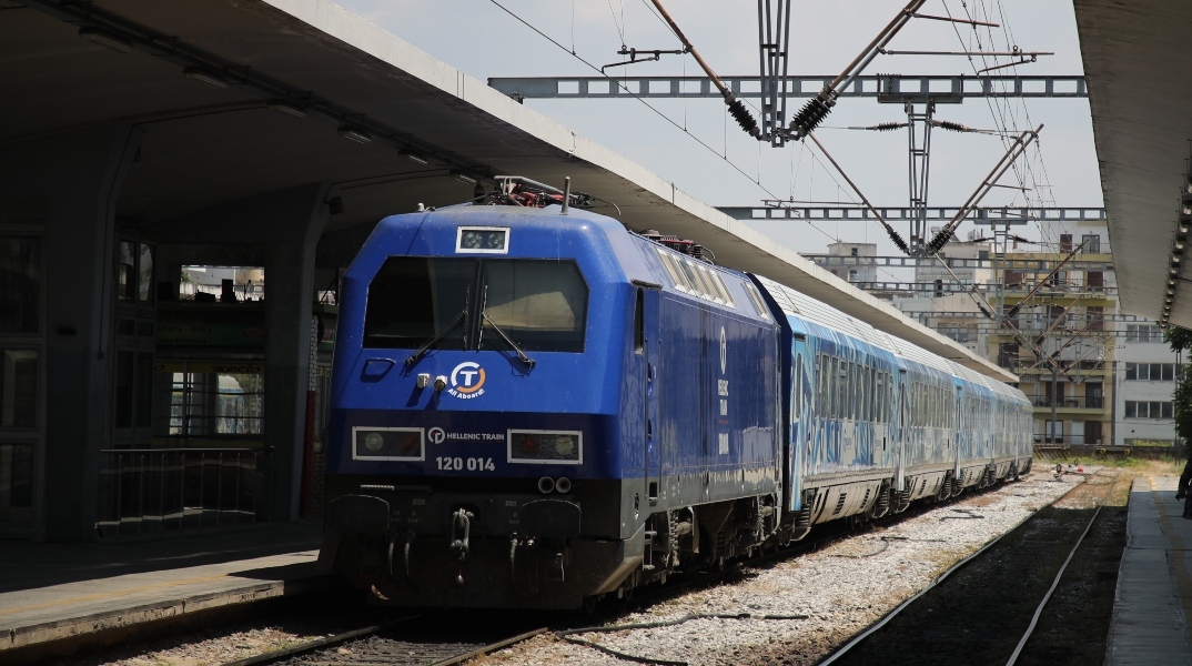 Hellenic Train: Ακινητοποιήθηκε αμαξοστοιχία, λόγω πτώσης δέντρου κοντά στον σταθμό Βέροιας