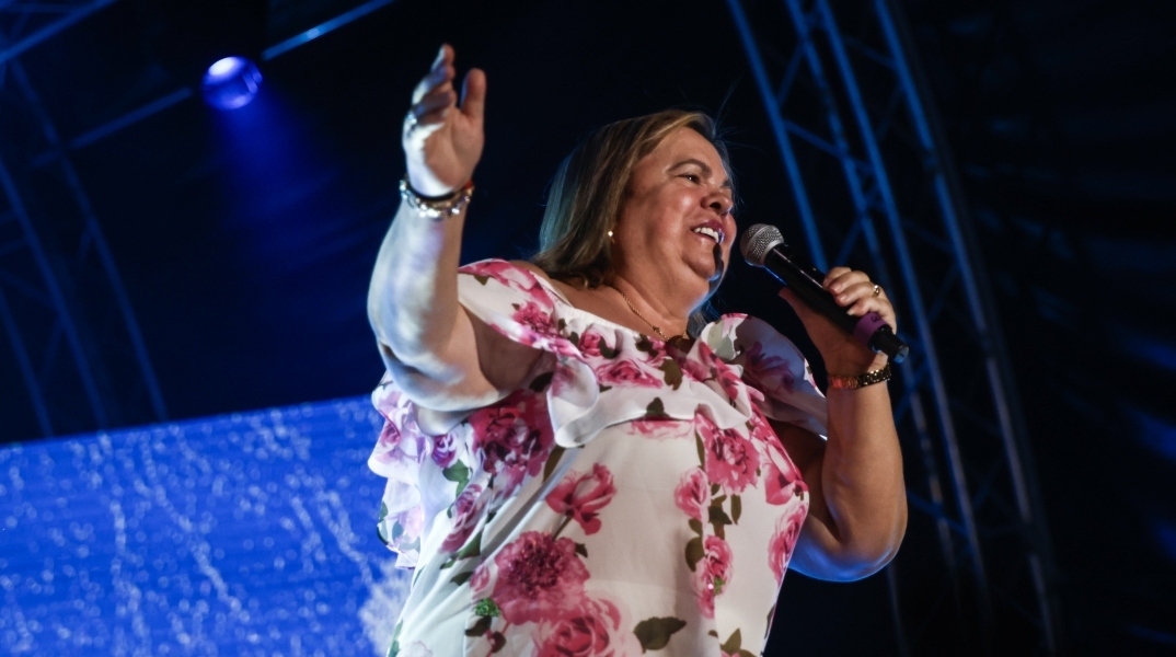 «Όλοι με ερωτευόντουσαν»: Η  Έφη Θώδη μιλά για τα πρώτα της βήματα ως τραγουδίστρια σε πανηγύρια 