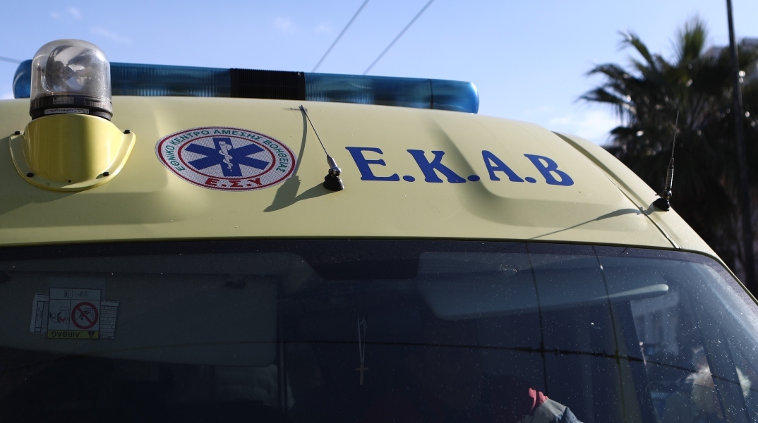 Τραγωδία στη Νεμέα - Αυτοκίνητο καρφώθηκε σε κολώνα, νεκρή η οδηγός