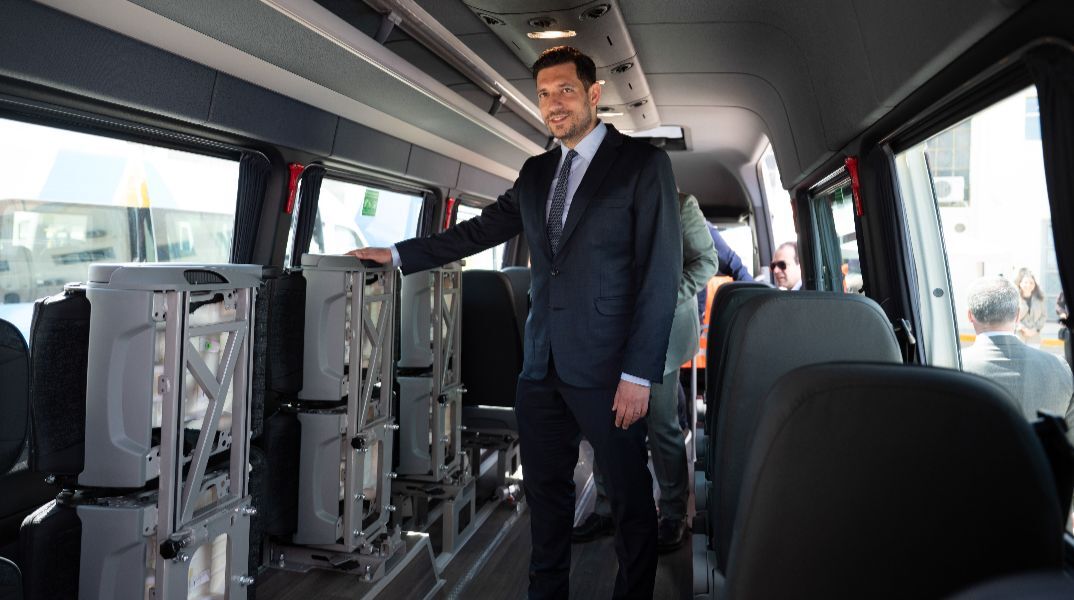 Επτά νέα οχήματα για τη δωρεάν υπηρεσία μετακίνησης ΑμεΑ - «Ο αγώνας για την προσβασιμότητα δεν σταματά εδώ»