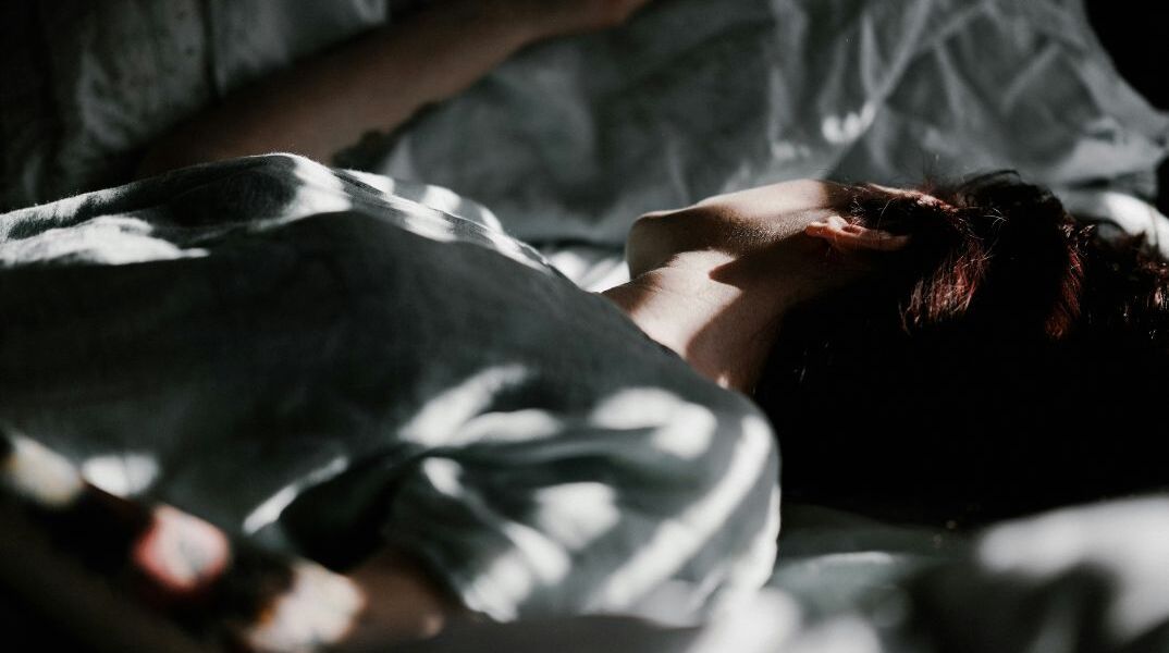 Ο ύπνος μέσα στη μέρα ίσως «χτυπά καμπανάκι» για την υγεία στους ηλικιωμένους