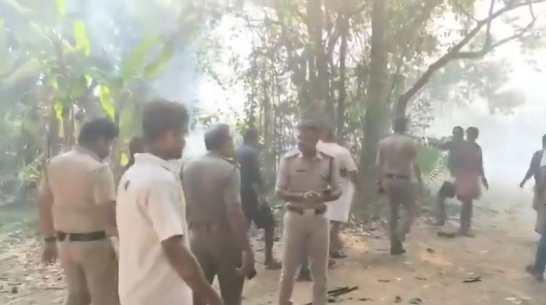 Ινδία: Τουλάχιστον 13 νεκροί και πάνω από 40 τραυματίες από φωτιά σε αποθήκη πυροτεχνημάτων – Τραγωδία στην Κεράλα