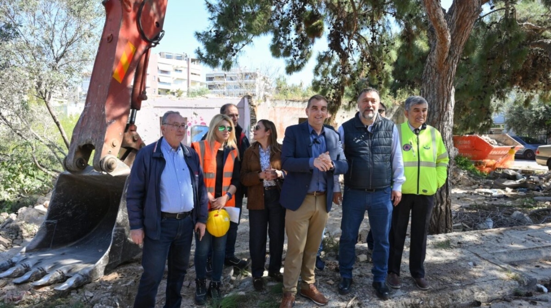 Κατεδάφιση 21 αυθαιρέτων εντός του ρέματος Πικροδάφνης μετά από 50 χρόνια