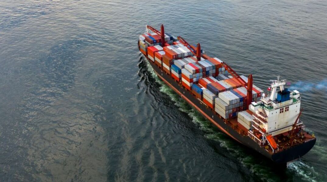 Πλοίο στα Στενά του Ορμούζ