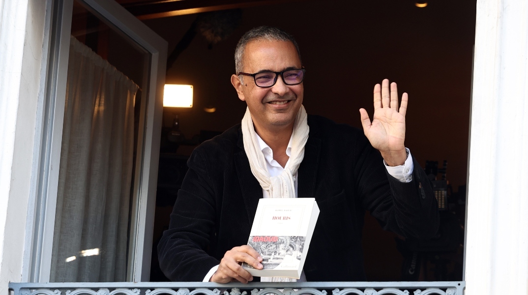 Γαλλία: Ο συγγραφέας Καμέλ Νταούντ καταδικάστηκε σε τριετή φυλάκιση στην Αλγερία για το «Houris»