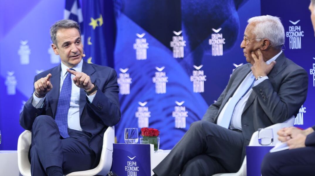 Ο Κυριάκος Μητσοτάκης μαζί με τον Αντόνιο Κόστα στο Οικονομικό Φόρουμ των Δελφών