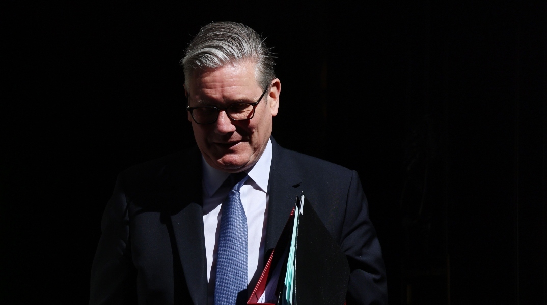 Βρετανία: Ο Κιρ Στάρμερ δίνει μάχη για την επιβίωσή του - Ποιος θα μπορούσε να τον διαδεχθεί;