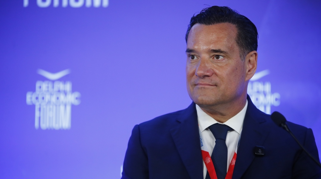 «Όσο μας επιτρέπει ακόμα η Κοβέσι, έχουμε Δημοκρατία»: Αιχμές Γεωργιάδη από το Φόρουμ των Δελφών