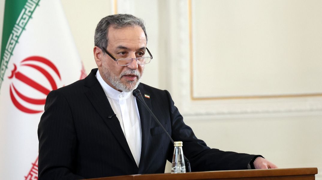 O Αραγτσί πάει σήμερα στο Ισλαμαμπάντ – Πιθανές νέες ειρηνευτικές συνομιλίες με ΗΠΑ