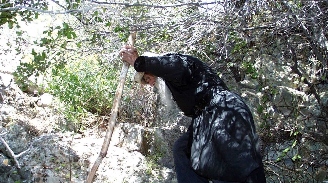 Βόλος: Τραυματισμένος μοναχός εντοπίστηκε σε μονοπάτι από πεζοπόρους οι οποίοι ειδοποίησαν το 112