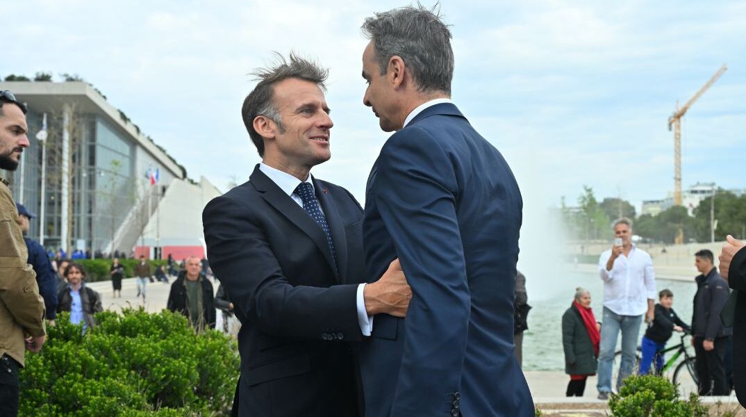 ΕΠΙΣΚΕΨΗ ΤΟΥ ΠΡΩΘΥΠΟΥΡΓΟΎ ΚΥΡΙΑΚΟΥ ΜΗΤΣΟΤΑΚΗ ΚΑΙ ΤΟΥ ΠΡΟΕΔΡΟΥ ΤΗΣ ΓΑΛΛΙΑΣ EMMANUEL MACRON ΣΤΗΝ ΕΚΘΕΣΗ "ΑΝΑΖΗΤΩΝΤΑΣ ΤΗΝ ΑΝΑΤΟΛΗ. ΔΙΑΣΤΑΥΡΟΥΜΕΝΕΣ ΠΟΡΕΙΕΣ ΑΡΧΑΙΟΛΟΓΩΝ" (POOL/ΝΙΚΟΣ ΧΑΛΚΙΟΠΟΥΛΟΣ/ΙΝΤΙΜΕ/EUROKINISSI)