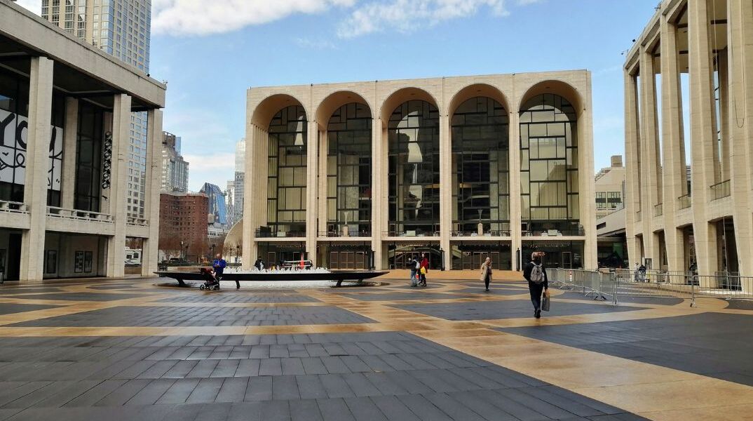 Καταρρέει συμφωνία της Μητροπολιτικής Όπερας Νέας Υόρκης με τη Σαουδική Αραβία λόγω πολέμου στο Ιράν