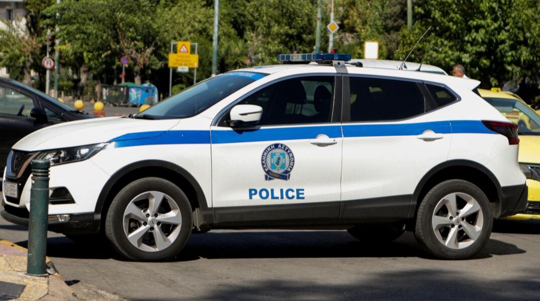 Βούλα: Συλλήψεις για παράνομη φάμπρικα πάρκινγκ