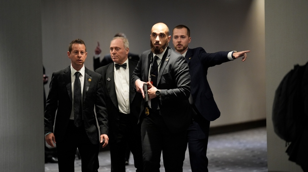 Πώς ο μυστικός πράκτορας που χτυπήθηκε από τις σφαίρες του Κόουλ Άλεν σώθηκε χάρη στο κινητό του