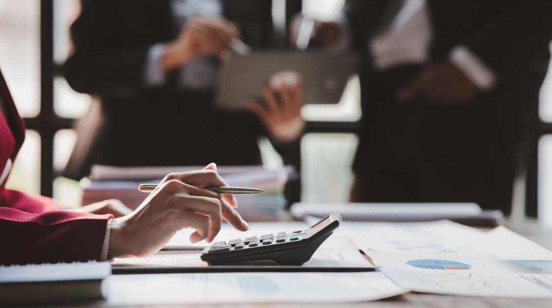 Λογιστές με κομπιουτεράκι