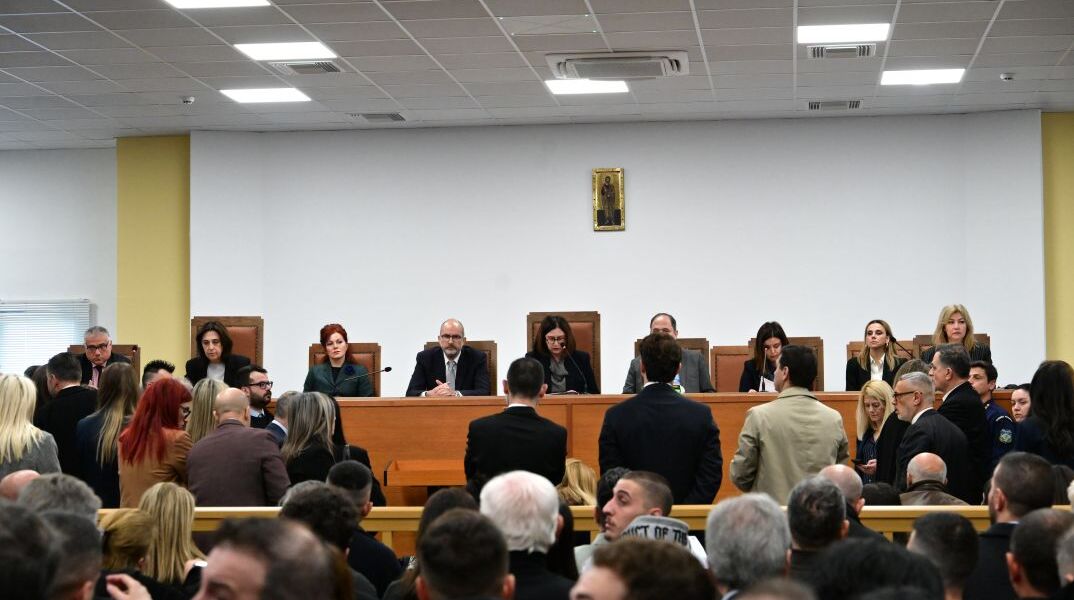 To δικαστήριο για το σιδηροδρομικό δυστύχημα στα Τέμπη