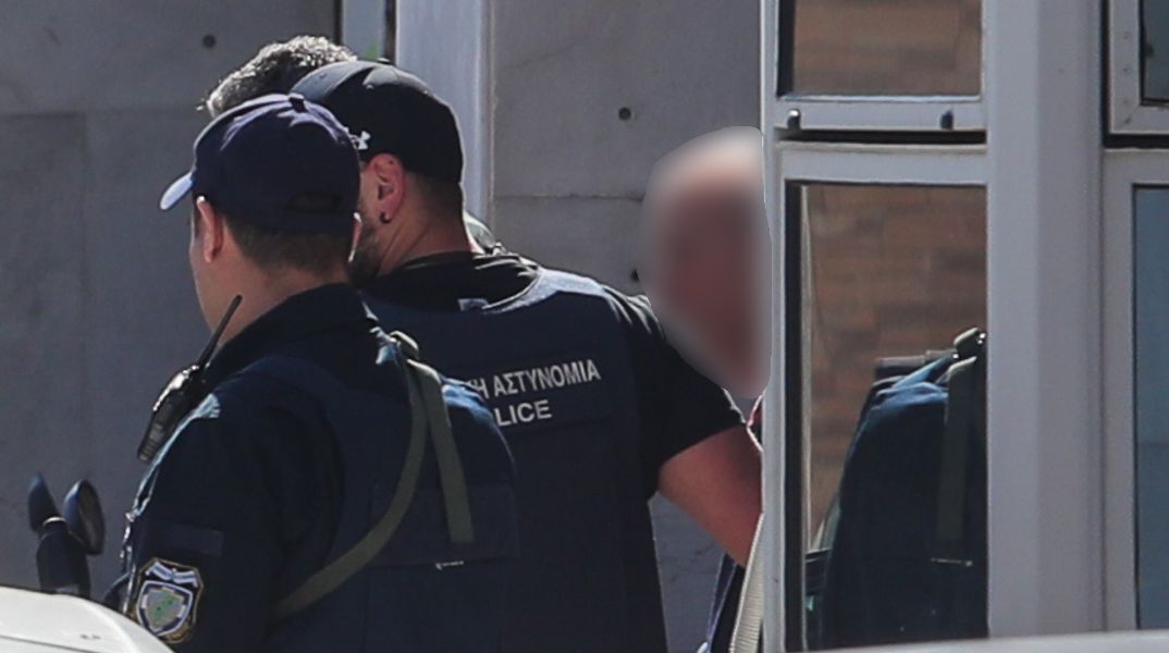 «Δεν ήθελα να σκοτώσω, ήθελα να κάνω ντόρο»: Τι είπε ο 89χρονος στους αστυνομικούς