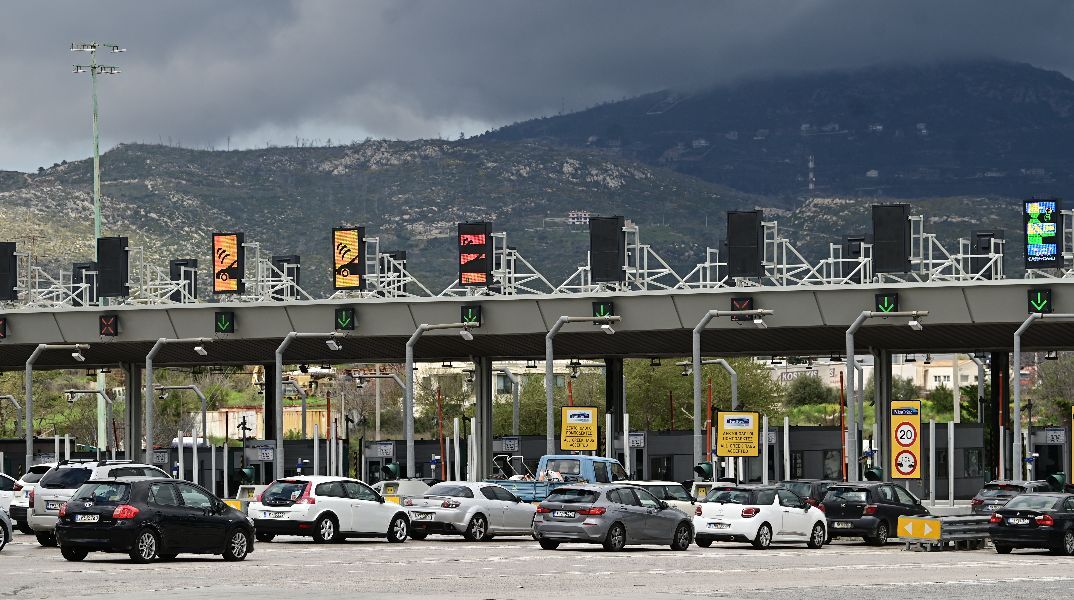 Σε εξέλιξη η επιστροφή των εκδρομέων της Πρωτομαγιάς στην Αττική - Πού κινούνται με χαμηλές ταχύτητες