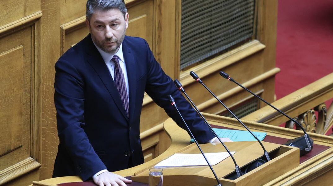 Σκληρή κόντρα Ανδρουλάκη – Καστανίδη μετά την παραίτηση: «Τον απέπεμψε ο Σημίτης»