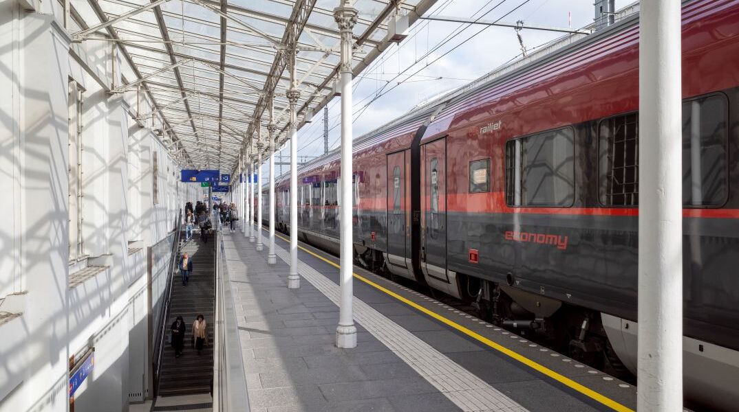 Aποβάθρα του σιδηροδρομικού σταθμού του Σάλτσμπουργκ