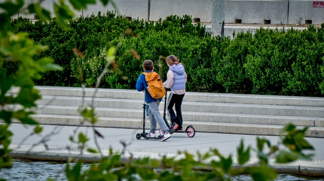 Επείγουσα παρέμβαση Παιδιάτρων για την προστασία ανηλίκων από ατυχήματα µε ηλεκτρικά πατίνια	