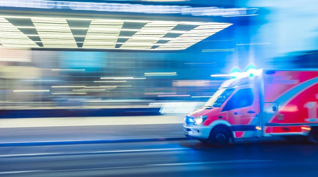 Νοσοκόμα παρέσυρε και σκότωσε τρεις αστυνομικούς 