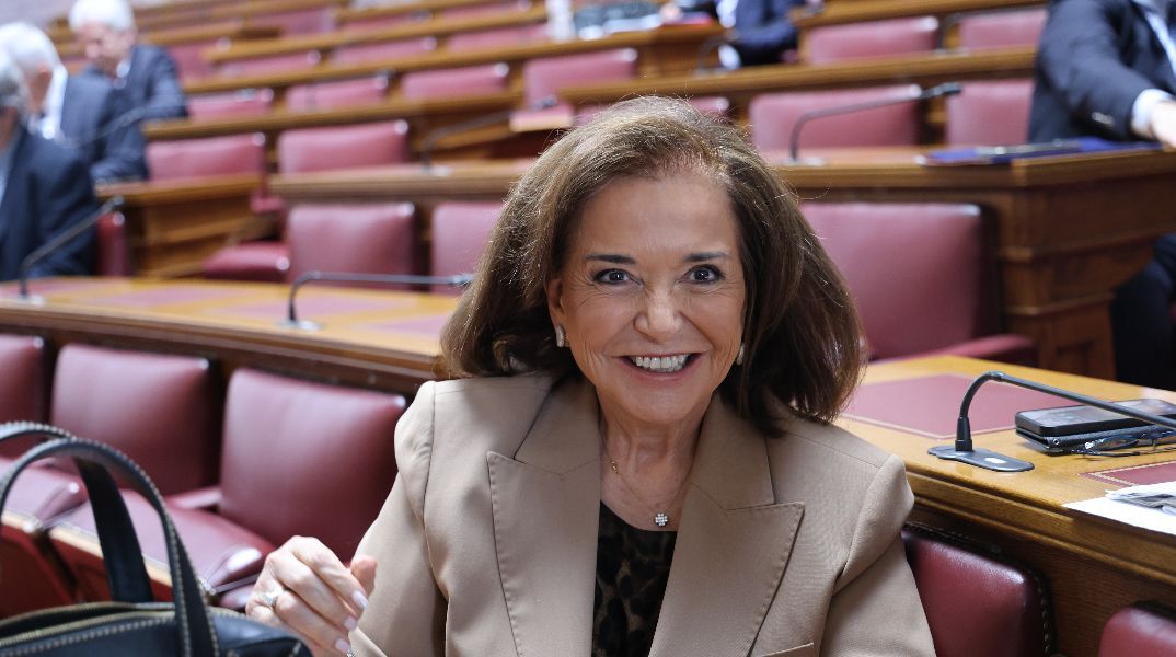 Ντόρα Μπακογιάννη: Ερωτεύτηκα τρελά δύο φορές στη ζωή μου – Μετάνιωσα που δεν έκανα άλλα δύο παιδιά