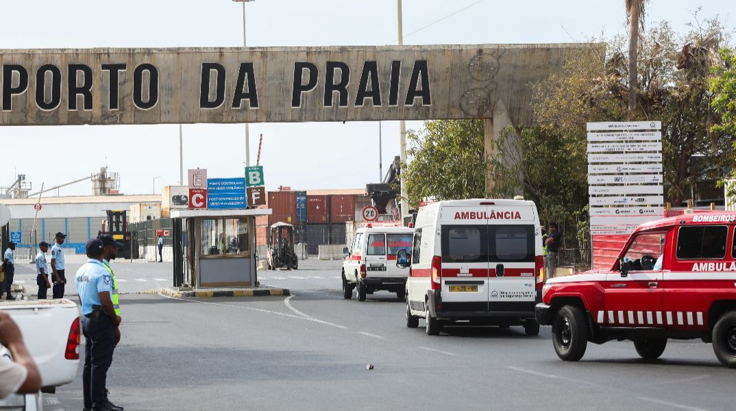 Χανταϊός: Το κρουαζιερόπλοιο MV Hondius βρίσκεται εν πλω προς τα Κανάρια Νησιά -- Τρεις ασθενείς έφτασαν στην Ολλανδία