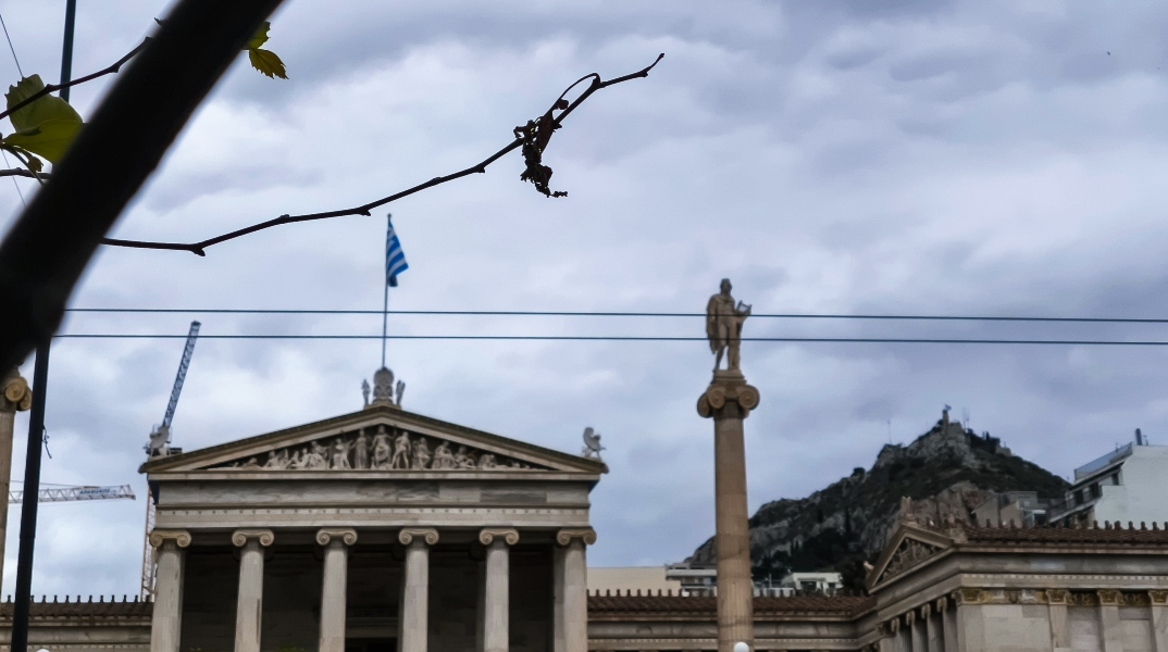 Άστατος ο καιρός σήμερα με βροχές στα βόρεια και λίγα σύννεφα στις υπόλοιπες περιοχές