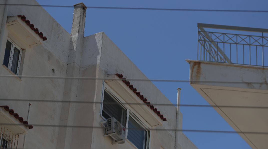 Ηλιούπολη «Συγγνώμη, σας αγαπάμε πολύ» - Οι 17χρονες άφησαν σημείωμα πριν πέσουν στο κενό