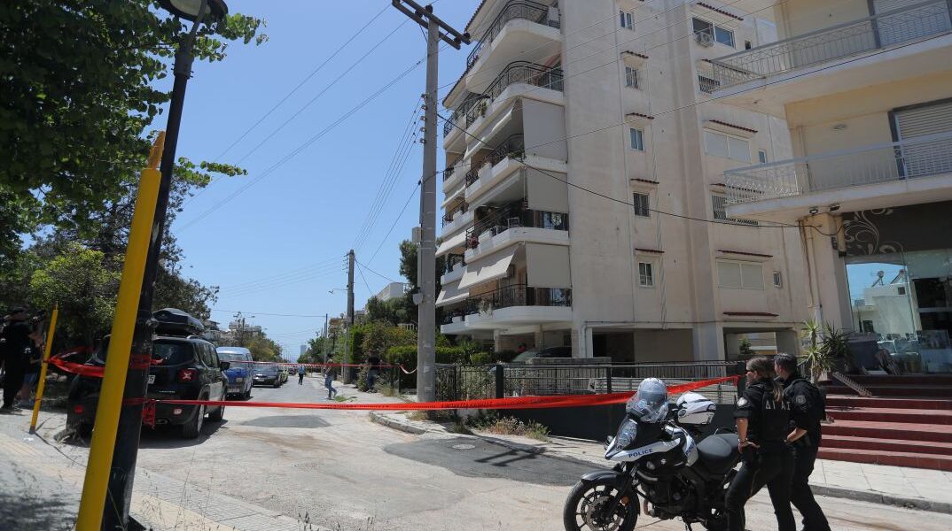 Η πολυκατοικία από την ταράτσα της οποίας πήδηξαν οι δύο 17χρονες