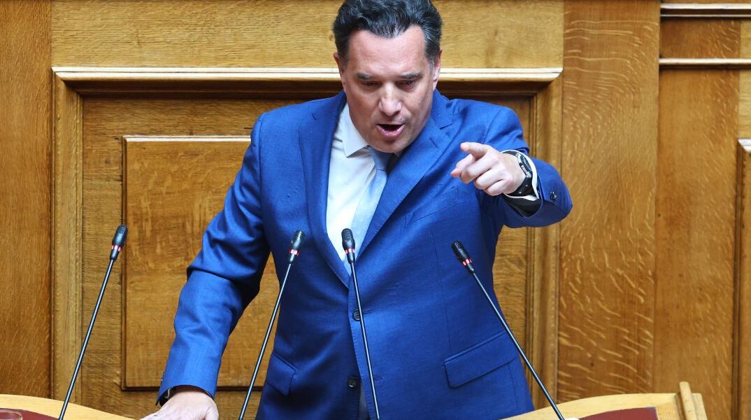 Άδωνις Γεωργιάδης κατά Ανδρουλάκη: «Μασαμπούκωσε 1,2 εκατ. και μας κουνάει το δάχτυλο»