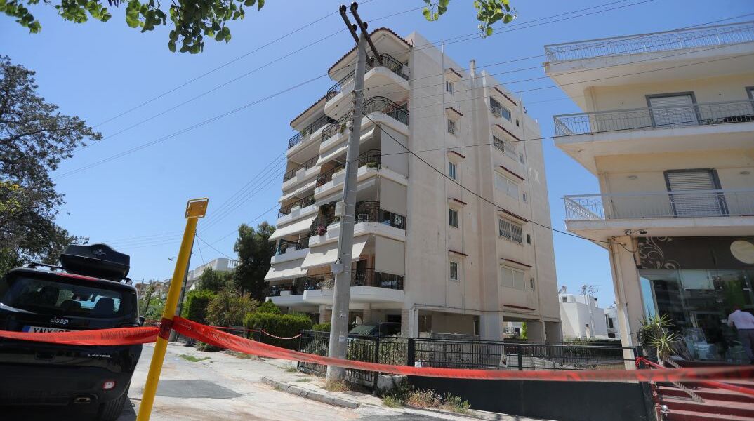 Τραγωδία στην Ηλιούπολη- Πέθανε και η δεύτερη 17χρονη που έπεσε στο κενό από ταράτσα