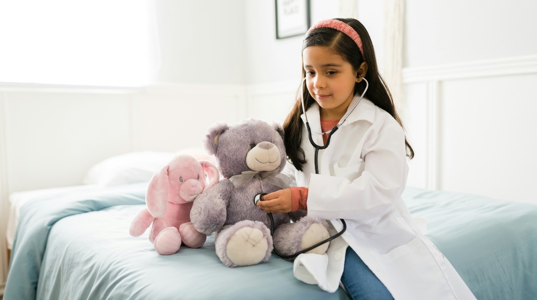 «Teddy Bear Hospital»: Μια δράση για να ξεπεράσουν τα παιδιά τον φόβο για τους γιατρούς	