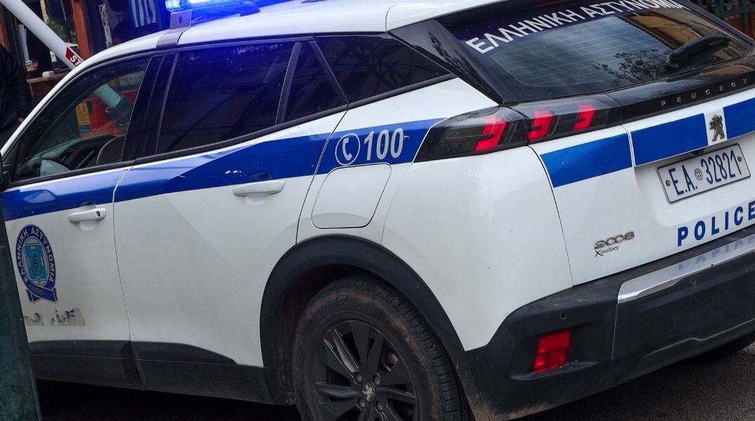 Ρατσιστική επίθεση στην Καλλιθέα: Παρέσυραν τρανς γυναίκα με αυτοκίνητο