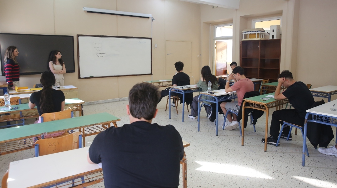 Πανελλήνιες: Ποιοι είναι οι δικαιούχοι για το επίδομα των 1.000 ευρώ
