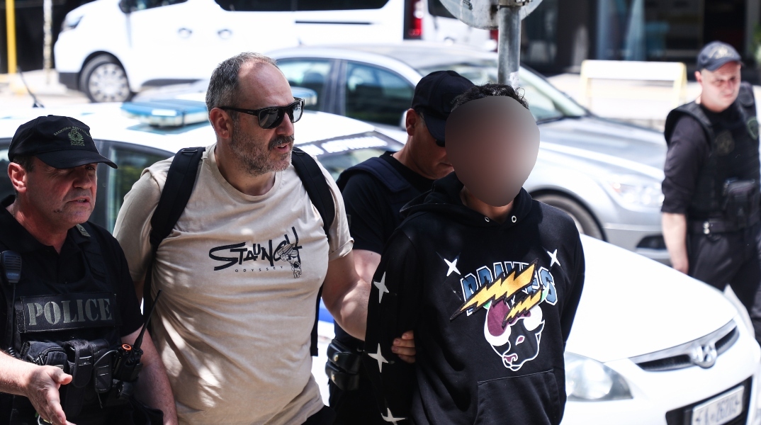 Πατροκτονία στη Θεσσαλονίκη: Πάνω από 14 χτυπήματα με κατσαβίδι και μαχαίρι είχε ο 67χρονος στο πρόσωπο