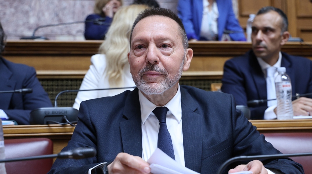 Στουρνάρας: Αστικός μύθος οι τριγωνικές συναλλαγές μεταξύ τραπεζών και servicers