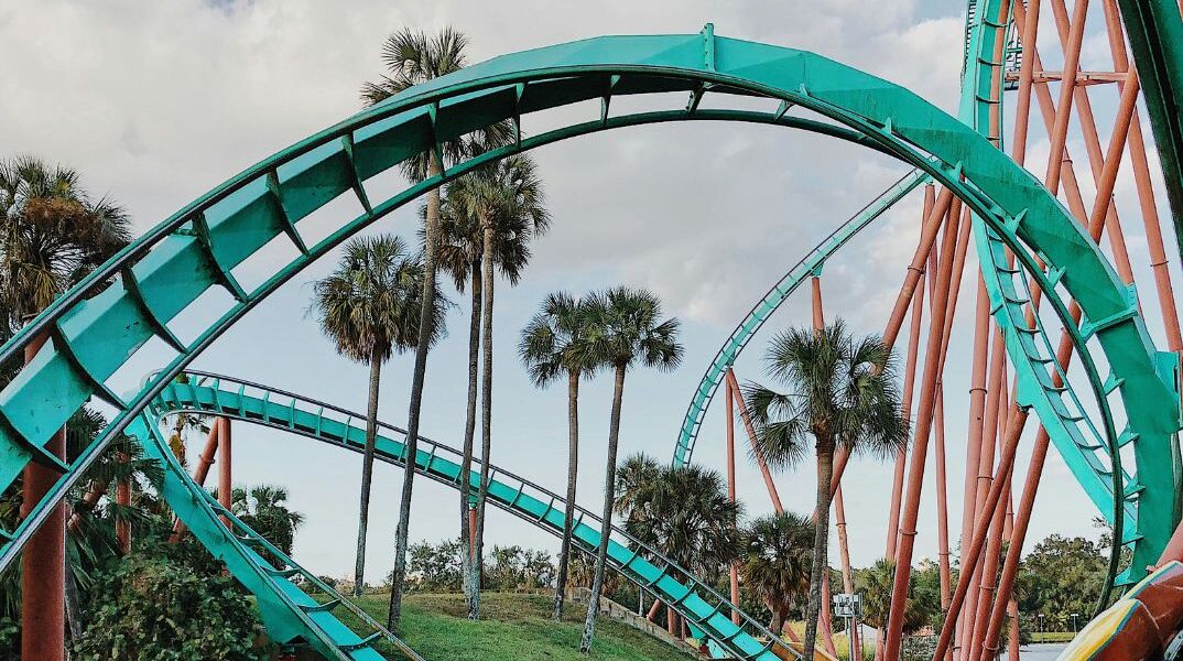 Έφαγε κοτομπουκιές σε roller coaster και του απαγόρευσαν την είσοδο εφ’ όρου ζωής