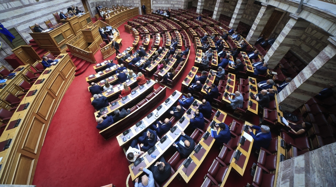 Σε άτυπη αξιωματική αντιπολίτευση αναδεικνύονται οι 40 ανεξάρτητοι βουλευτές