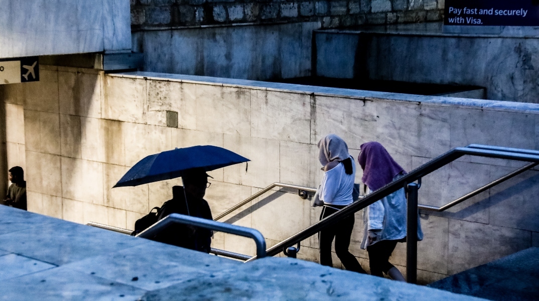 Καιρός σήμερα: Βροχές σε Ιόνιο, Ήπειρο και Δυτική Στερεά – Μικρή πτώση της θερμοκρασίας