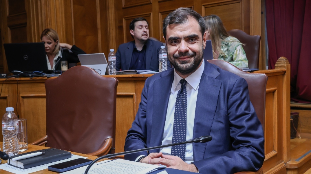 Μαρινάκης: Λύνουμε μια εκκρεμότητα δεκαετιών με την οριστική αδειοδότηση των περιφερειακών καναλιών	