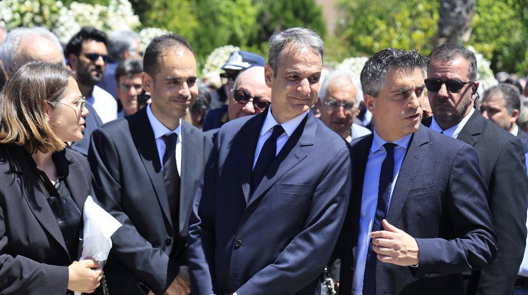Ο επικήδειος Μητσοτάκη στην κηδεία Ταγαρά: «Θρηνώ έναν προσωπικό φίλο και έναν πολύτιμο συνεργάτη»
