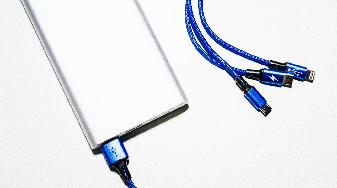 Power banks: Γιατί θεωρούνται πλέον από τα πιο επικίνδυνα αντικείμενα σε πτήσεις