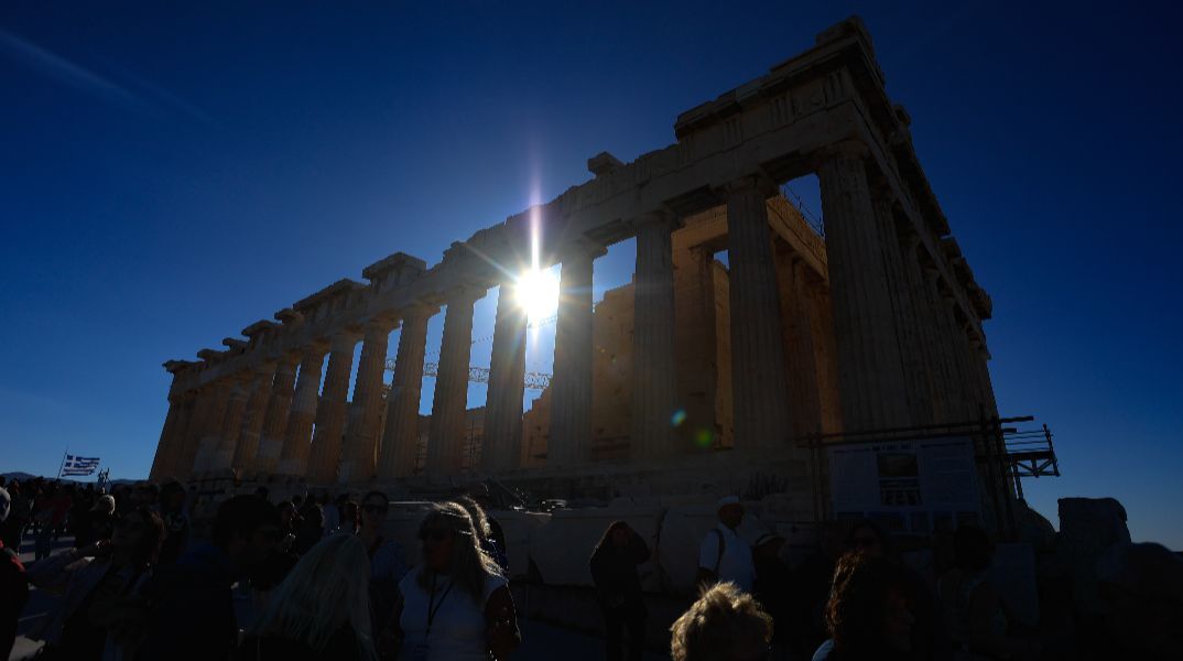 Γιατί Κομισιόν και ΟΟΣΑ δίνουν ψήφο εμπιστοσύνης στην ελληνική οικονομία